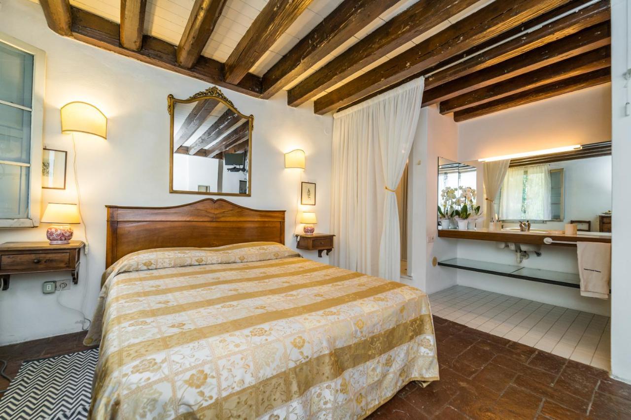 Tenuta Castel Venezze Farm stay *